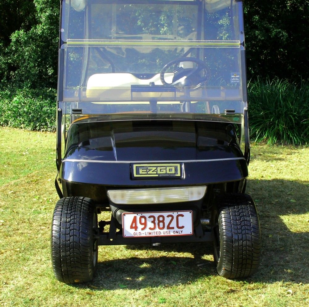 excellent condition 2004 EZGO Golf Cart