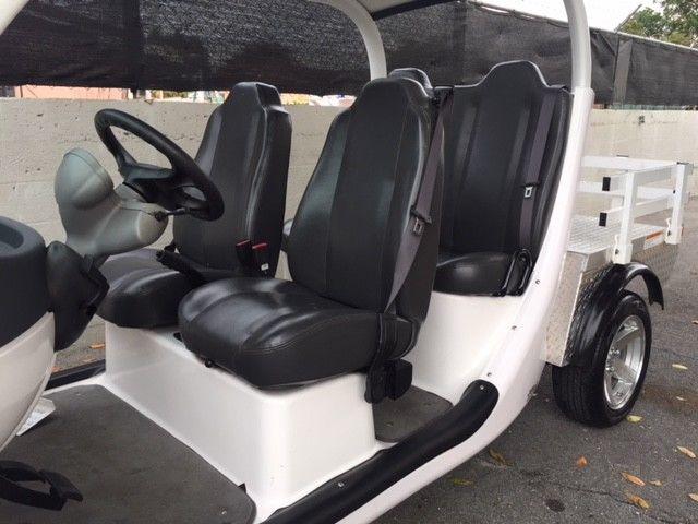 deluxe 2013 Gem Car golf cart