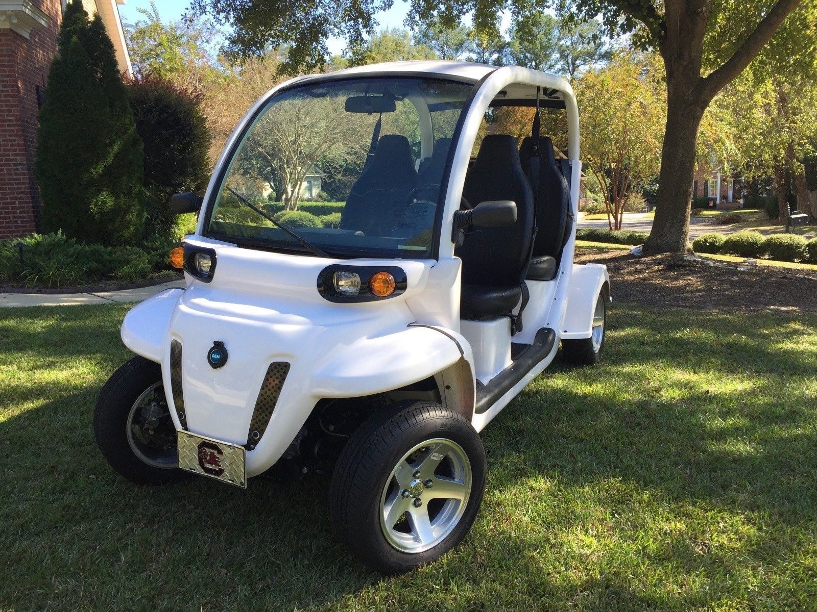 excellent 2013 Polaris GEM golf cart for sale