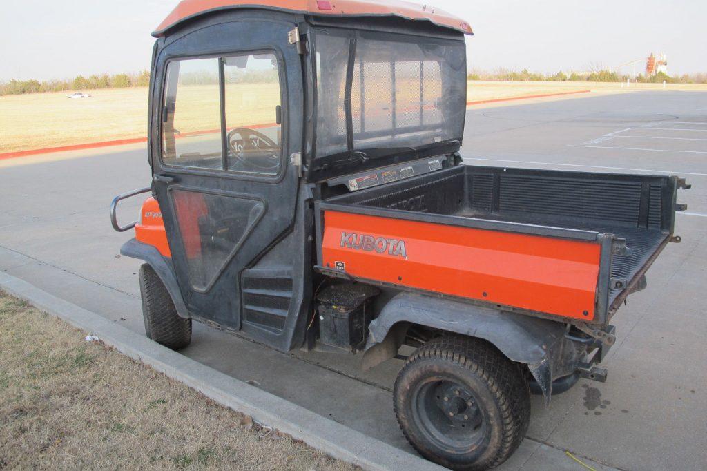 working condition 2005 Kubota RTV golf cart