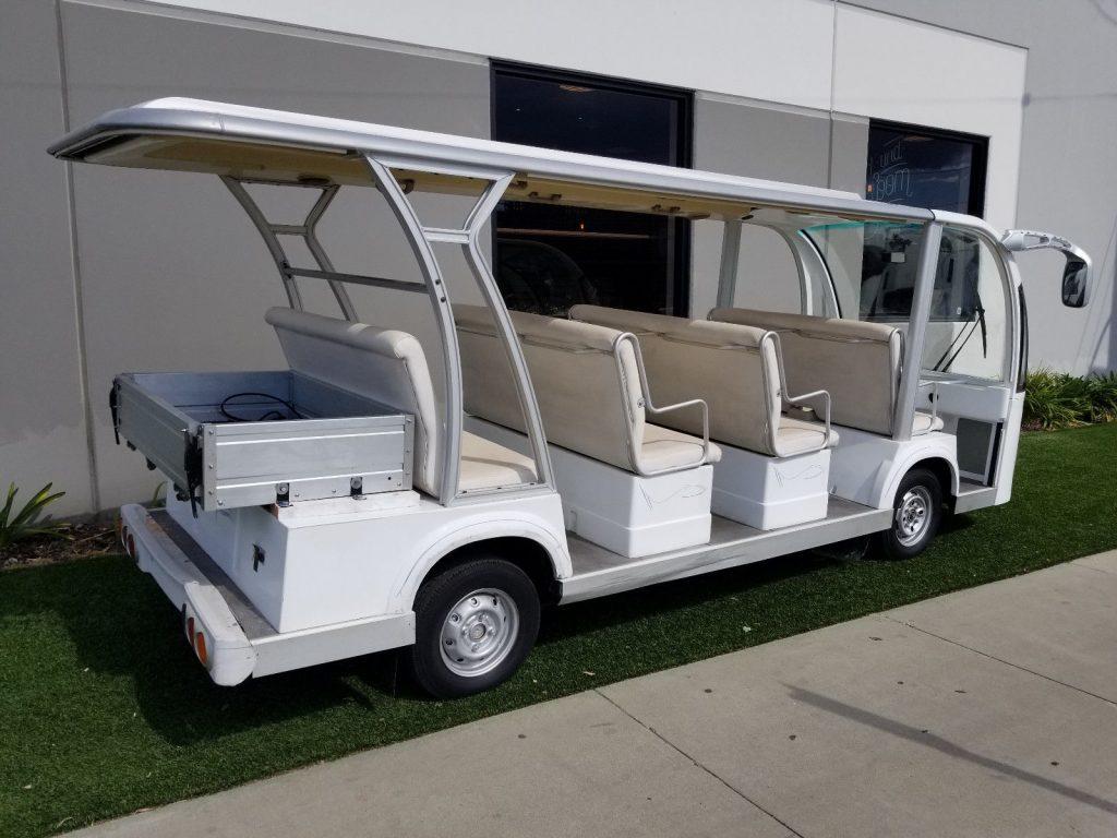 Good Condition Luxury Limousine 2010 People Mover Golf Cart