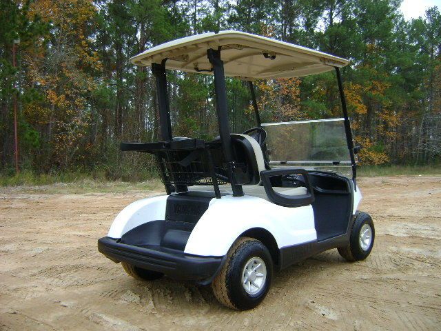 well equipped 2015 Yamaha Drive Electric Golf Cart