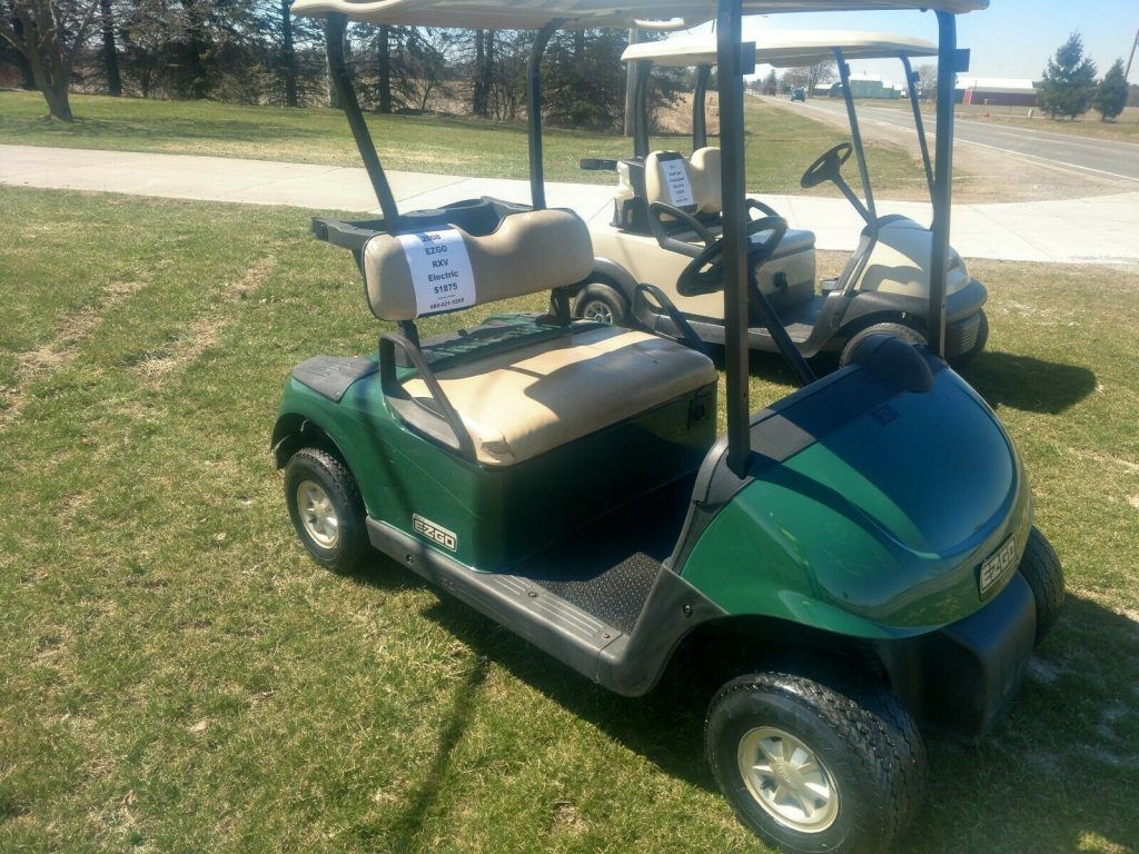 nice 2008 EZGO RXV Electric golf cart