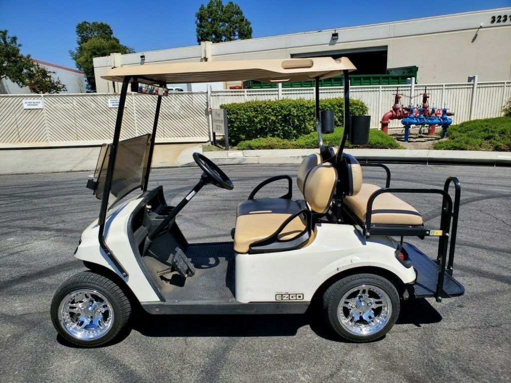 very nice 2016 EZGO Txt golf cart