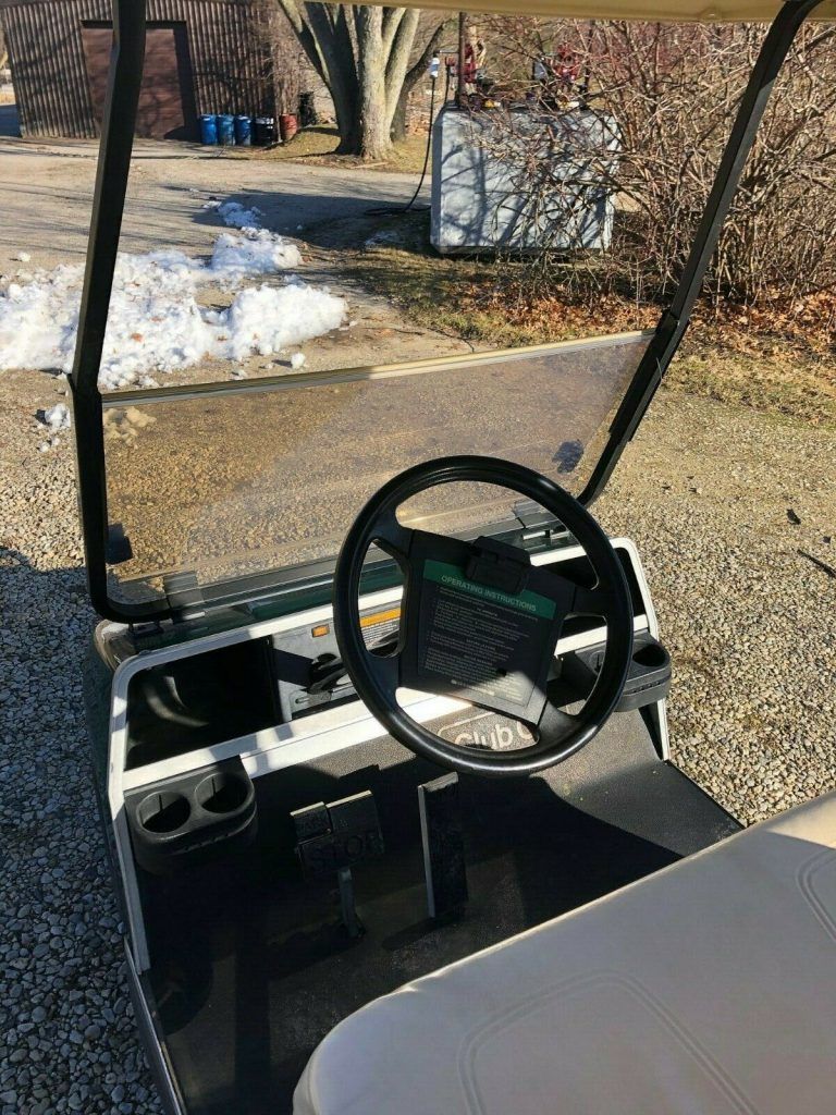 Well maintained 2008 Club Car golf cart