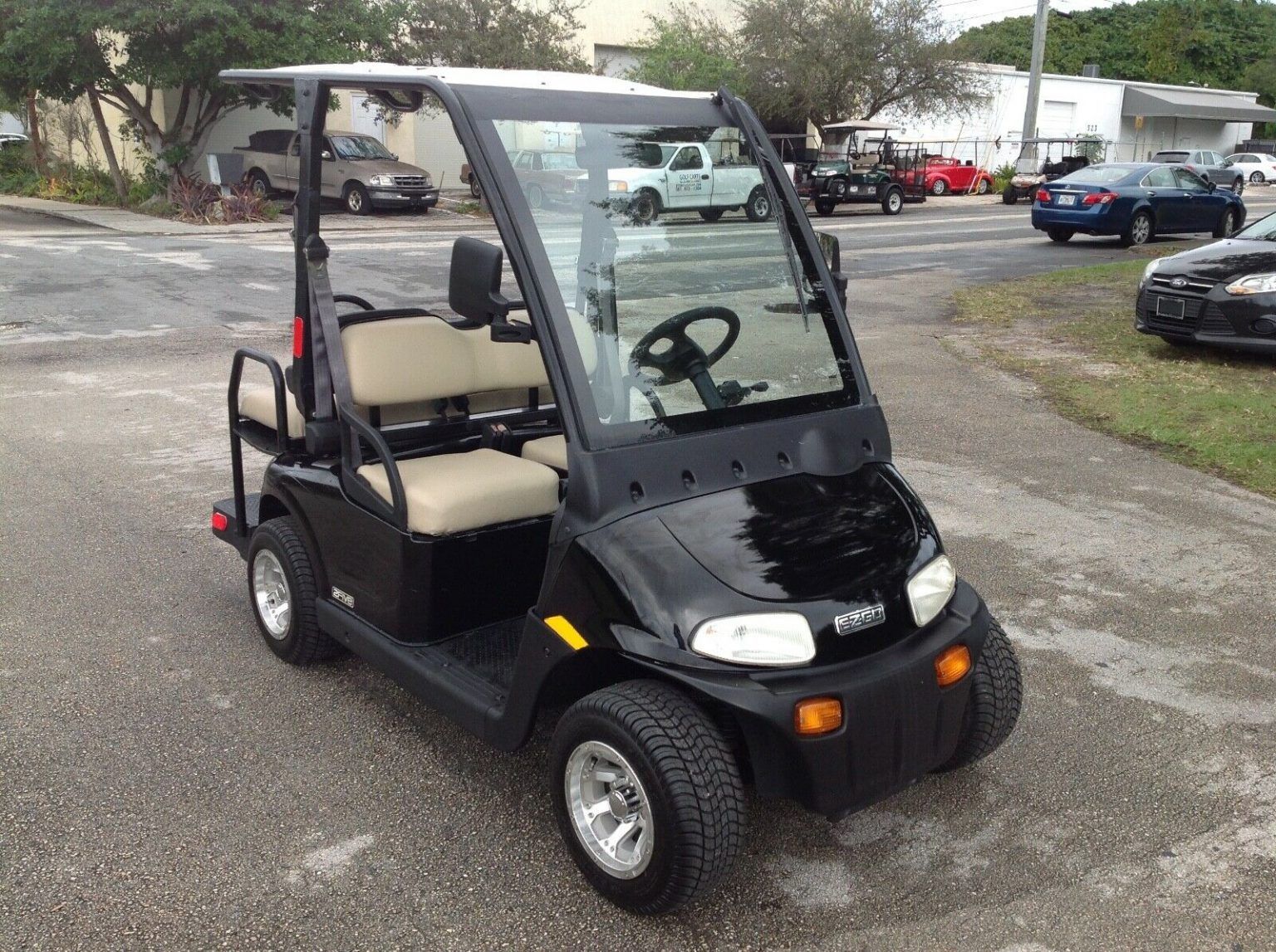 very nice 2012 EZGO golf cart for sale