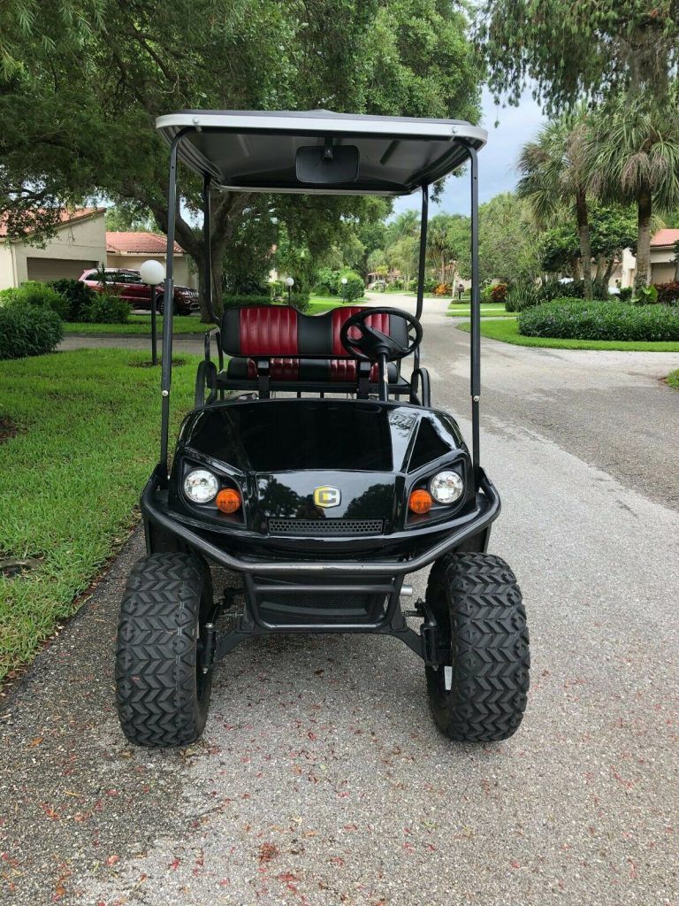 Personal Carrier 2017 Cushman Golf Cart