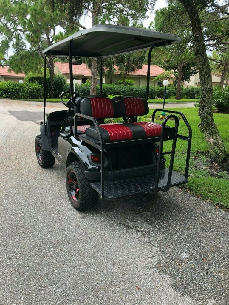 Personal Carrier 2017 Cushman Golf Cart