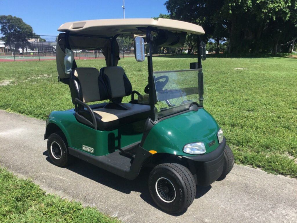 Excellent shape 2017 EZGO rxv golf cart