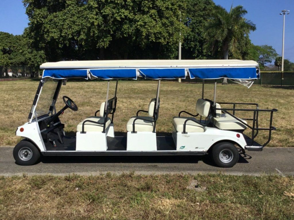 2017 Club Car Villager golf cart [equipped with full enclosure]