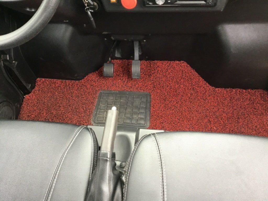 2018 Evolution 4 Passenger Seat Utility Golf Cart [mint condition]