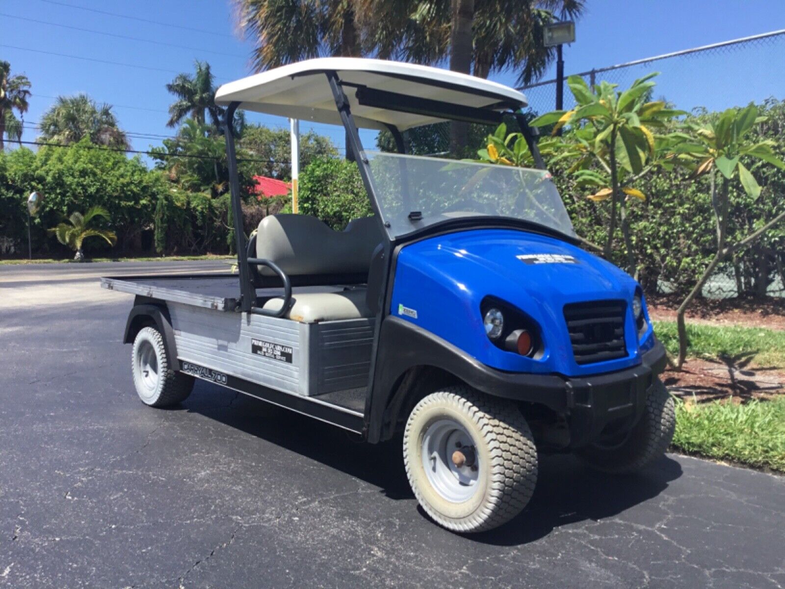 2017 Club Car Carryall 700 utility golf cart [electric dump bed] for sale