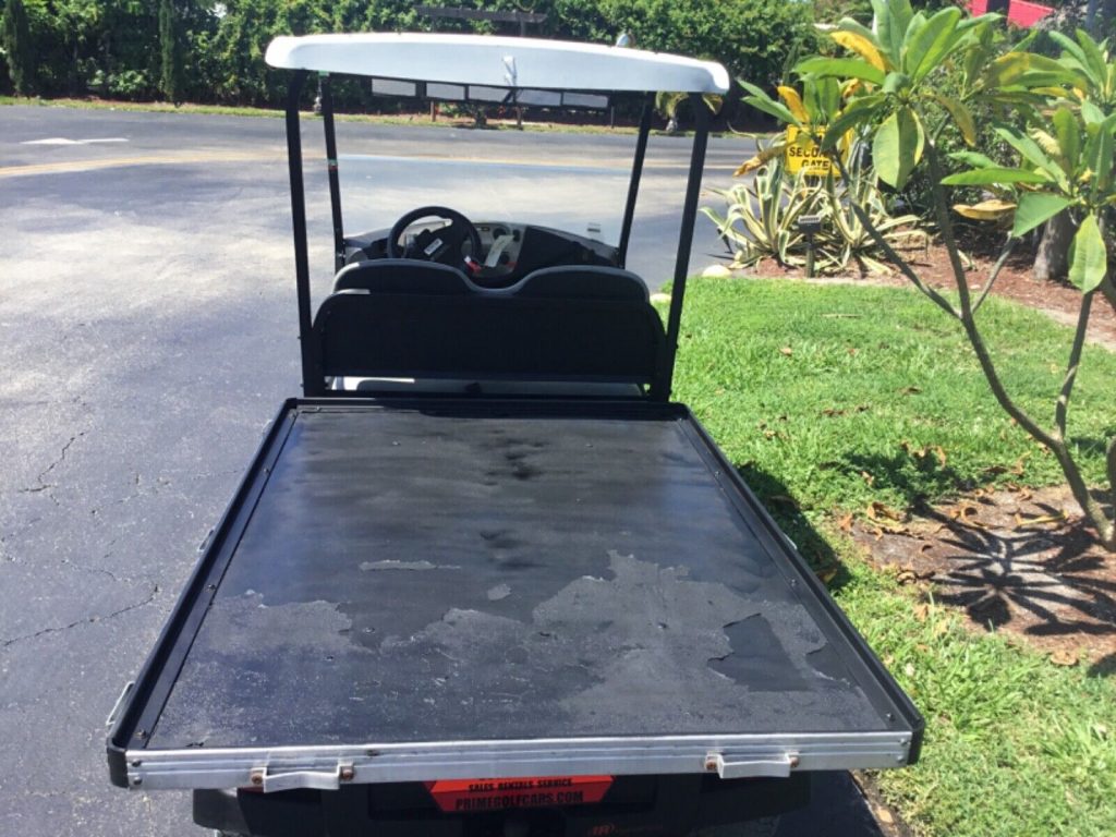 2017 Club Car Carryall 700 utility golf cart [electric dump bed]