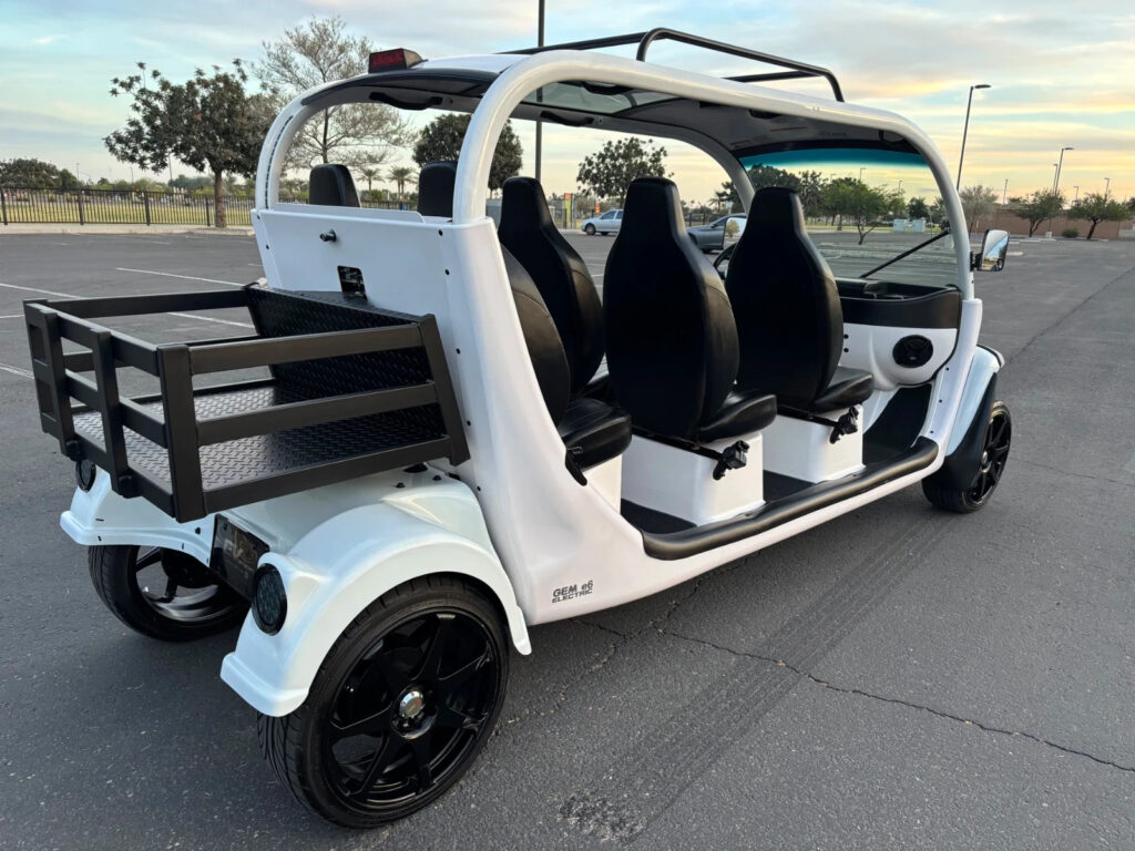 Beautiful 2015 GEM CAR 6 SEAT LIMO NEV GOLF CART 72v, White ON Black, 17″ RIMS