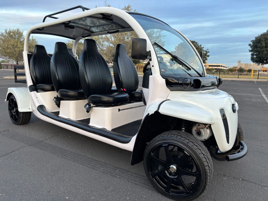 Beautiful 2015 GEM CAR 6 SEAT LIMO NEV GOLF CART 72v, White ON Black, 17″ RIMS